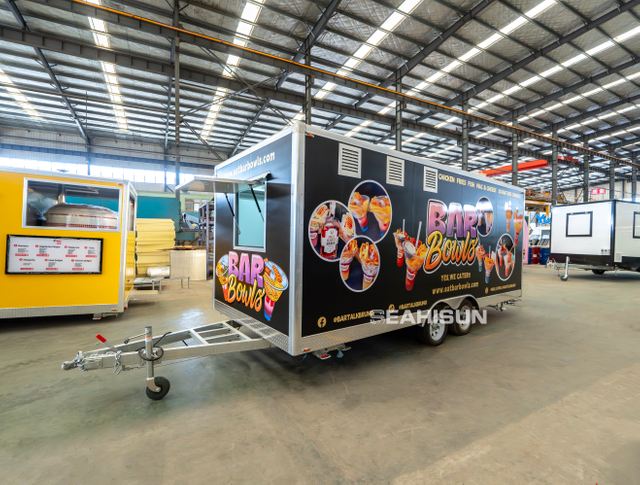  Mobiler Foodtruck mit voll ausgestatteter K&uuml;che f&uuml;r Snacks, Donuts, Hotdogs, Pizza, Eis