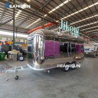 Valmistajan r&auml;&auml;t&auml;l&ouml;ity mobiili ravintola-ruokarekka t&auml;ydell&auml; keitti&ouml;ll&auml; 
